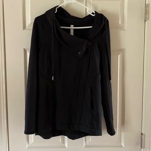 Lululemon black full zip size 6 excellent condition